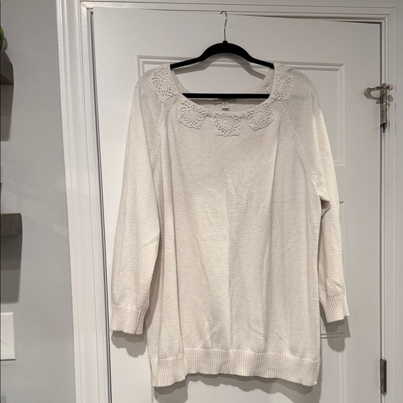 Liz Claiborne Sweaters - Liz Claiborne Cream Women's Sweater